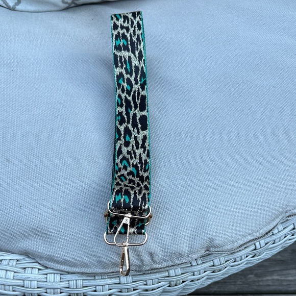 unbranded Handbags - Leopard Print Strap with Teal Accents